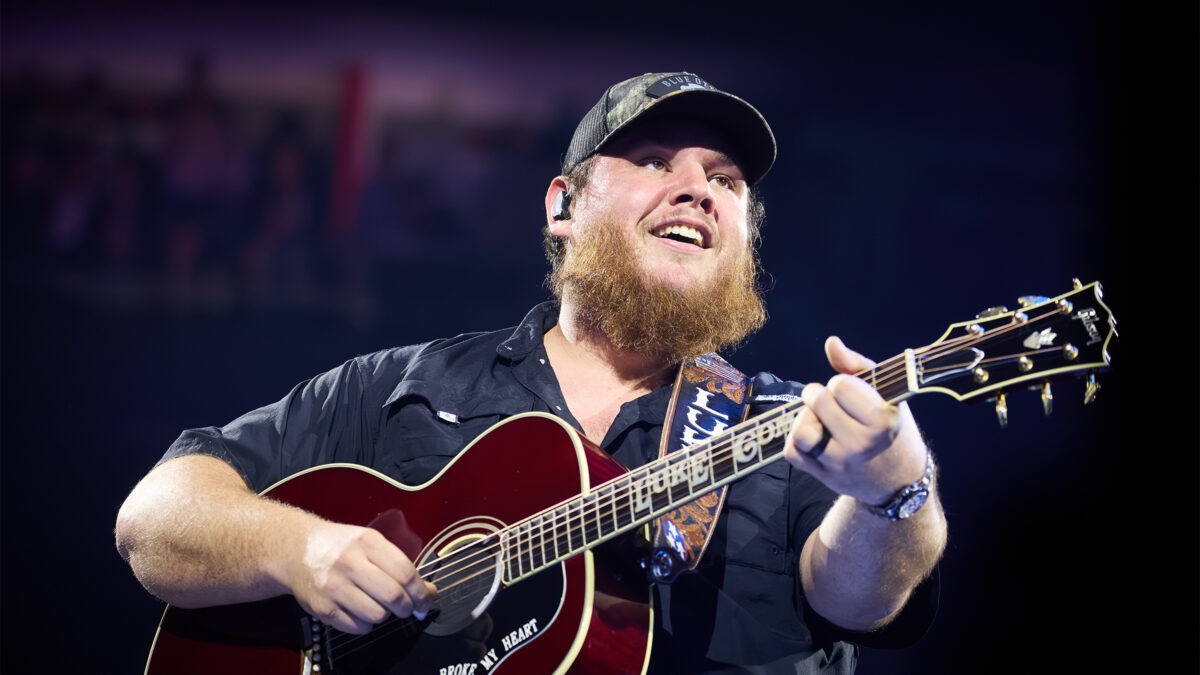 Luke Combs - Growin' Up and Gettin' Old Tour-image