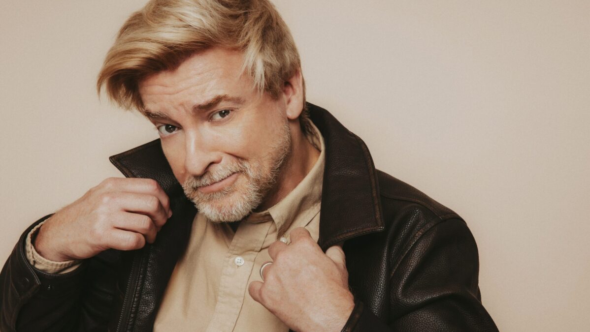 RHYS DARBY - THE LEGEND RETURNS-image