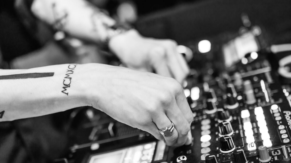 josh conway: the plum tour-image