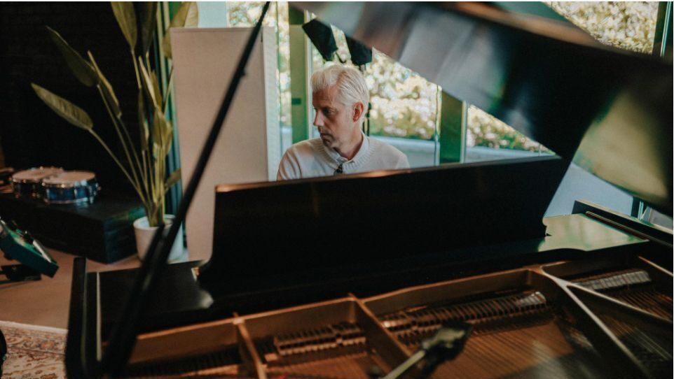 An evening with Andrew McMahon and his piano-image